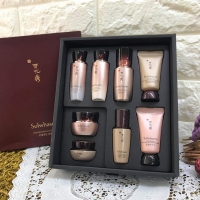 Set Sulwhasoo thông đỏ mẫu mới 8spgiải quyết mọi vấn đề về da dưỡng trắng tretr hóa da